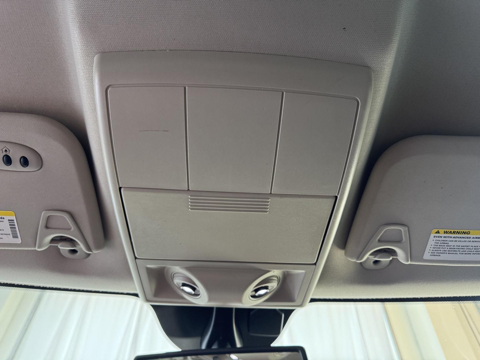 Vehicle photo 30