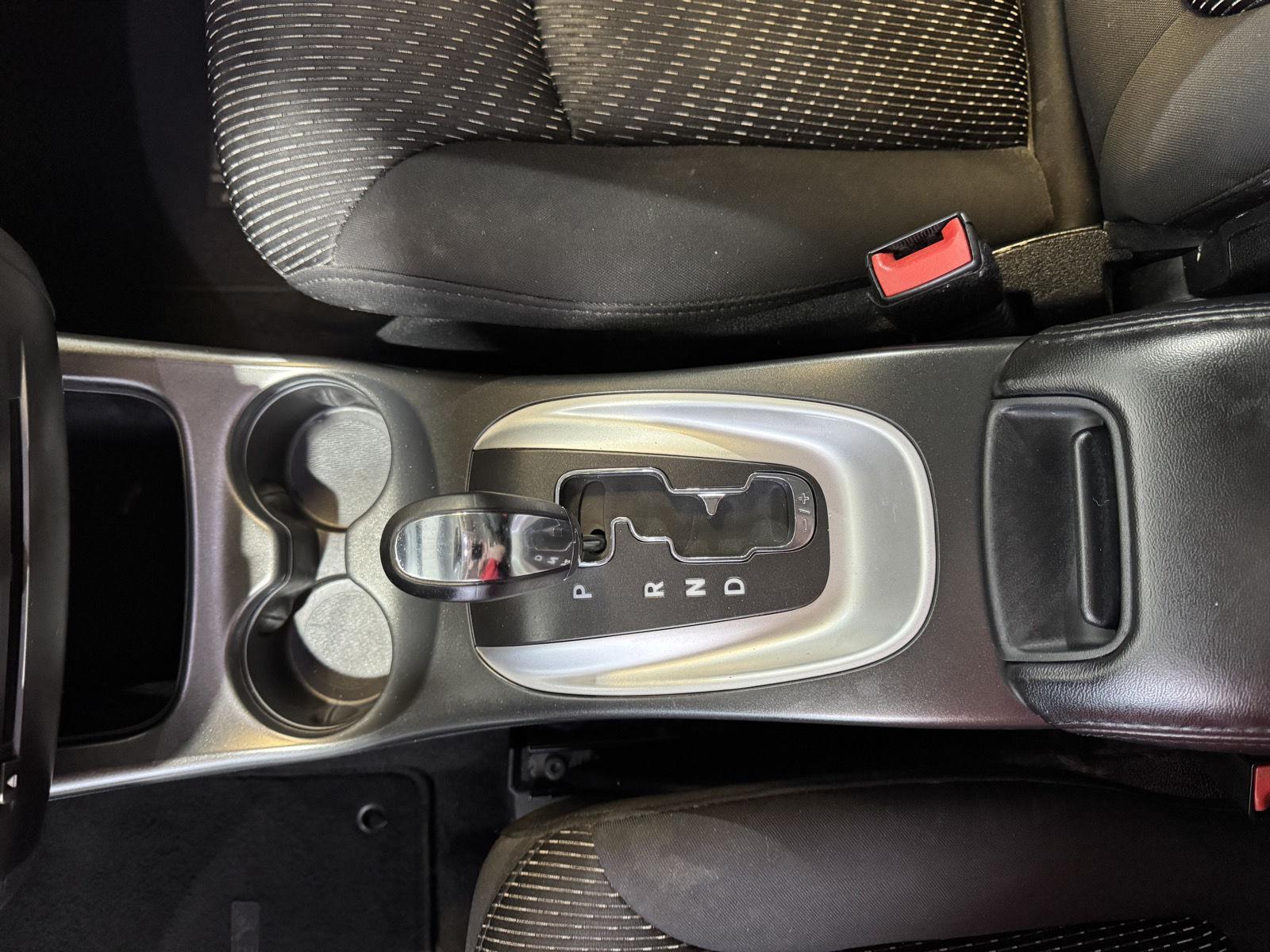Vehicle photo 34