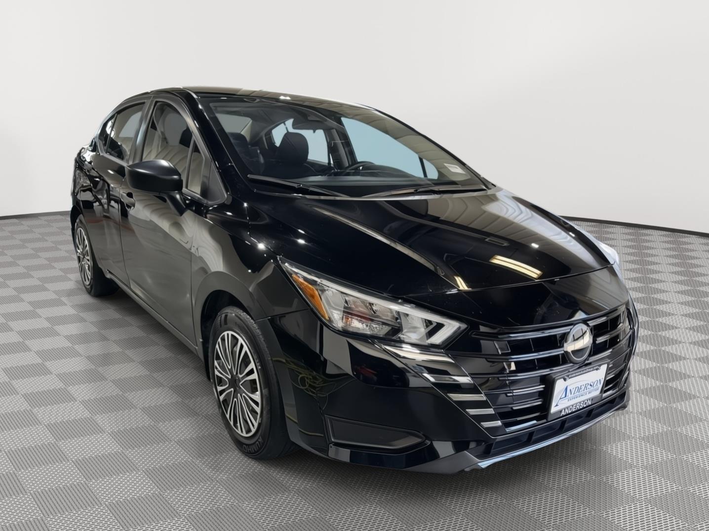Vehicle photo 5