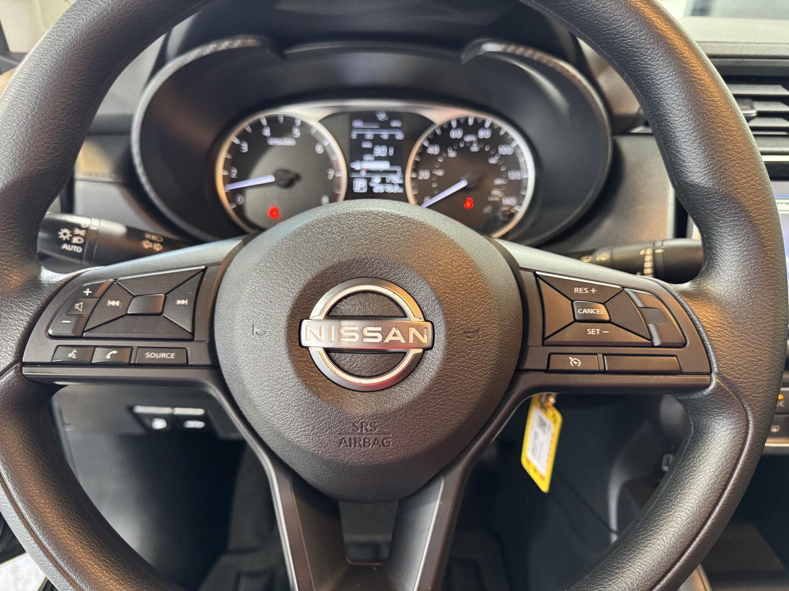 Vehicle photo 13