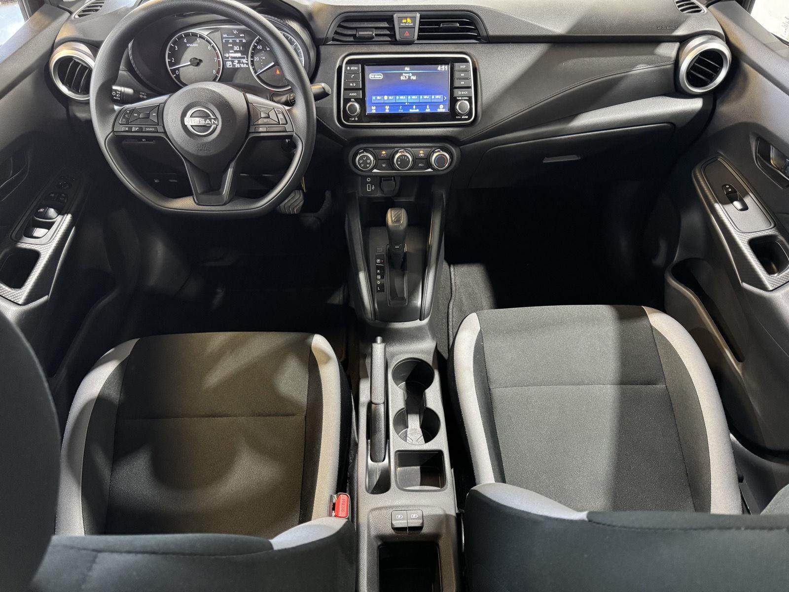 Vehicle photo 19