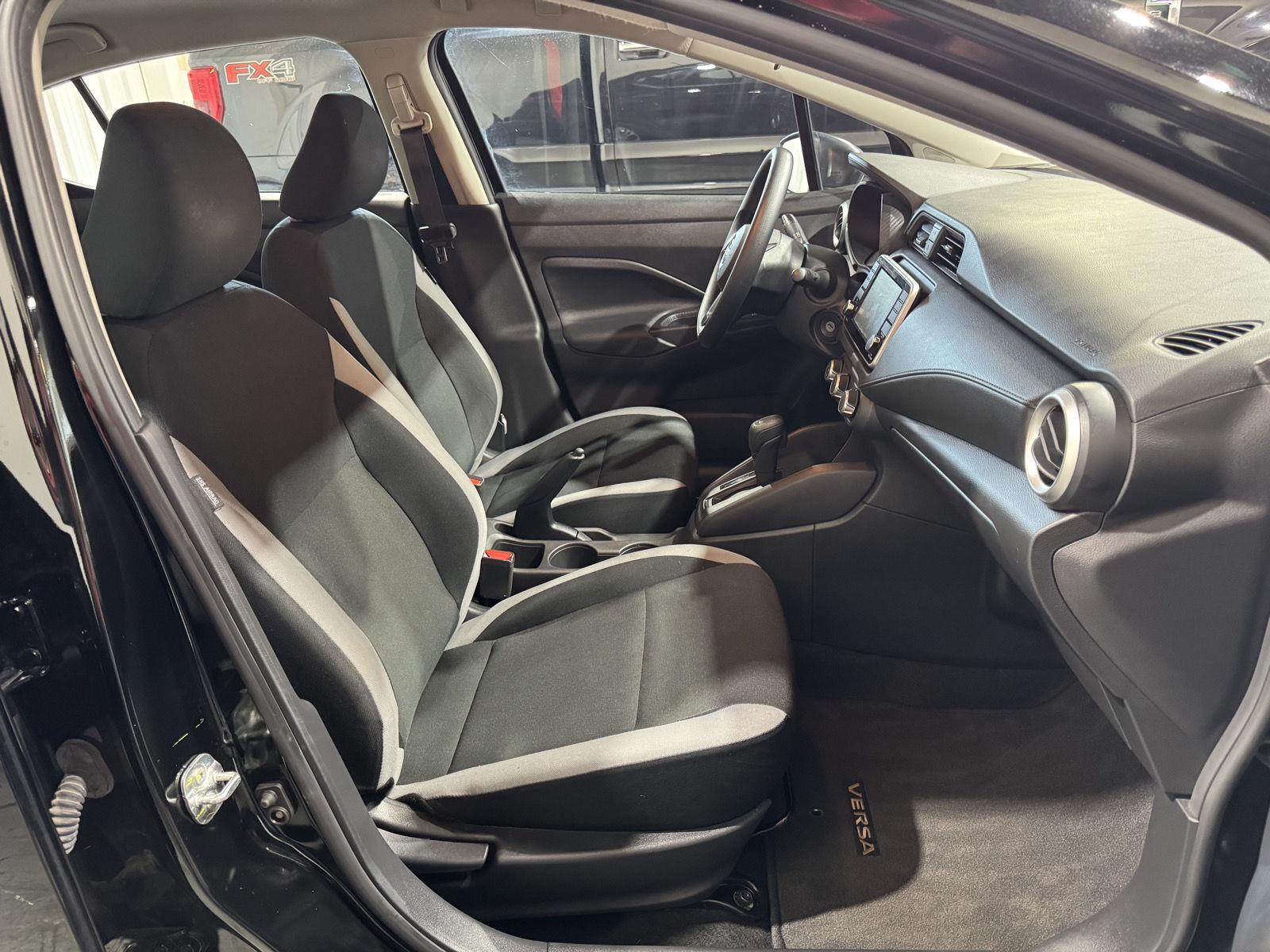 Vehicle photo 22