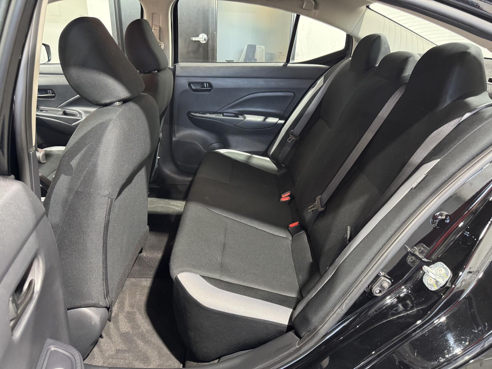Vehicle photo 26