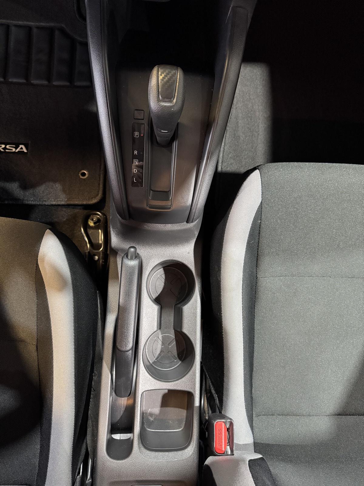 Vehicle photo 31