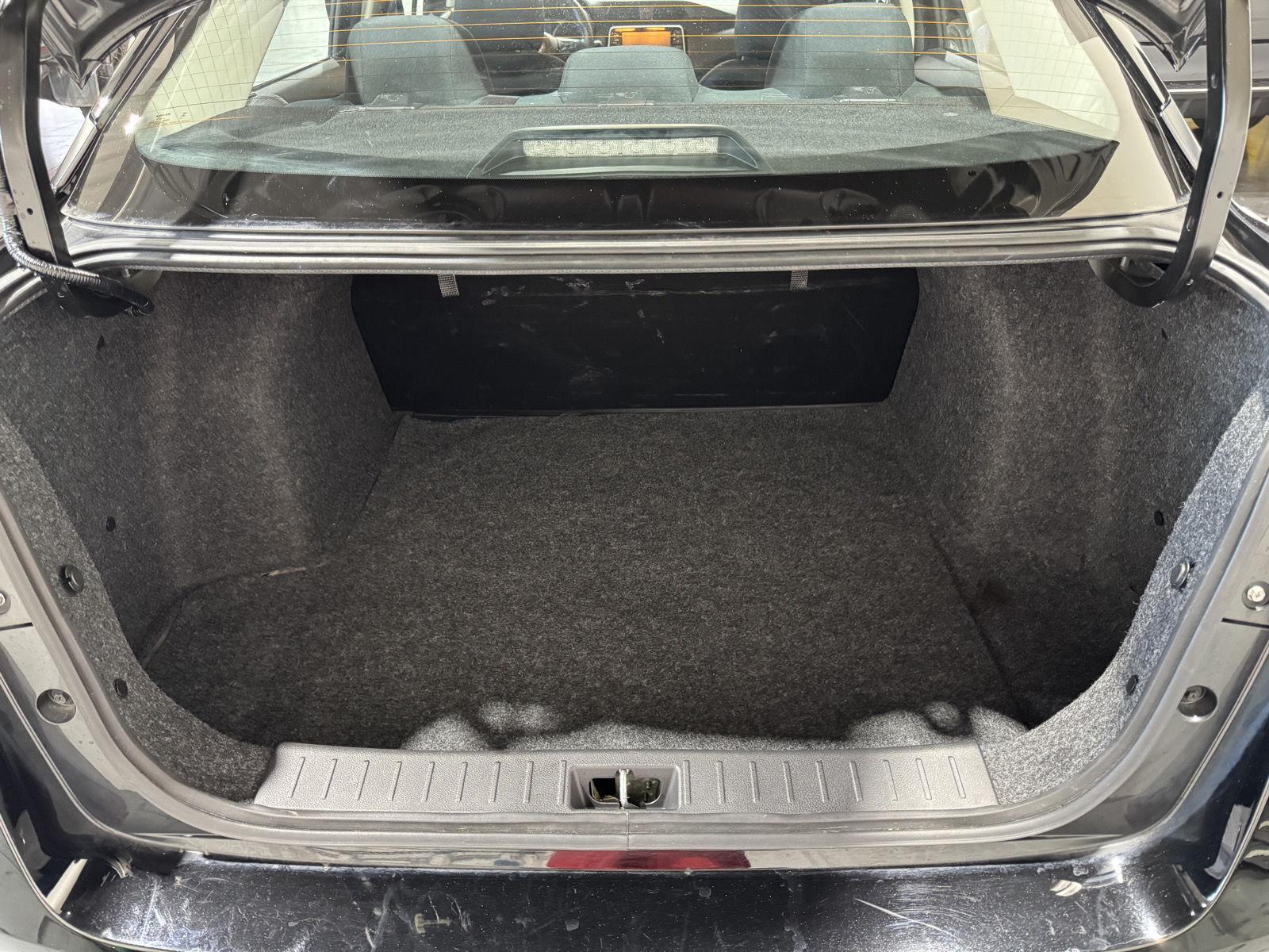 Vehicle photo 36