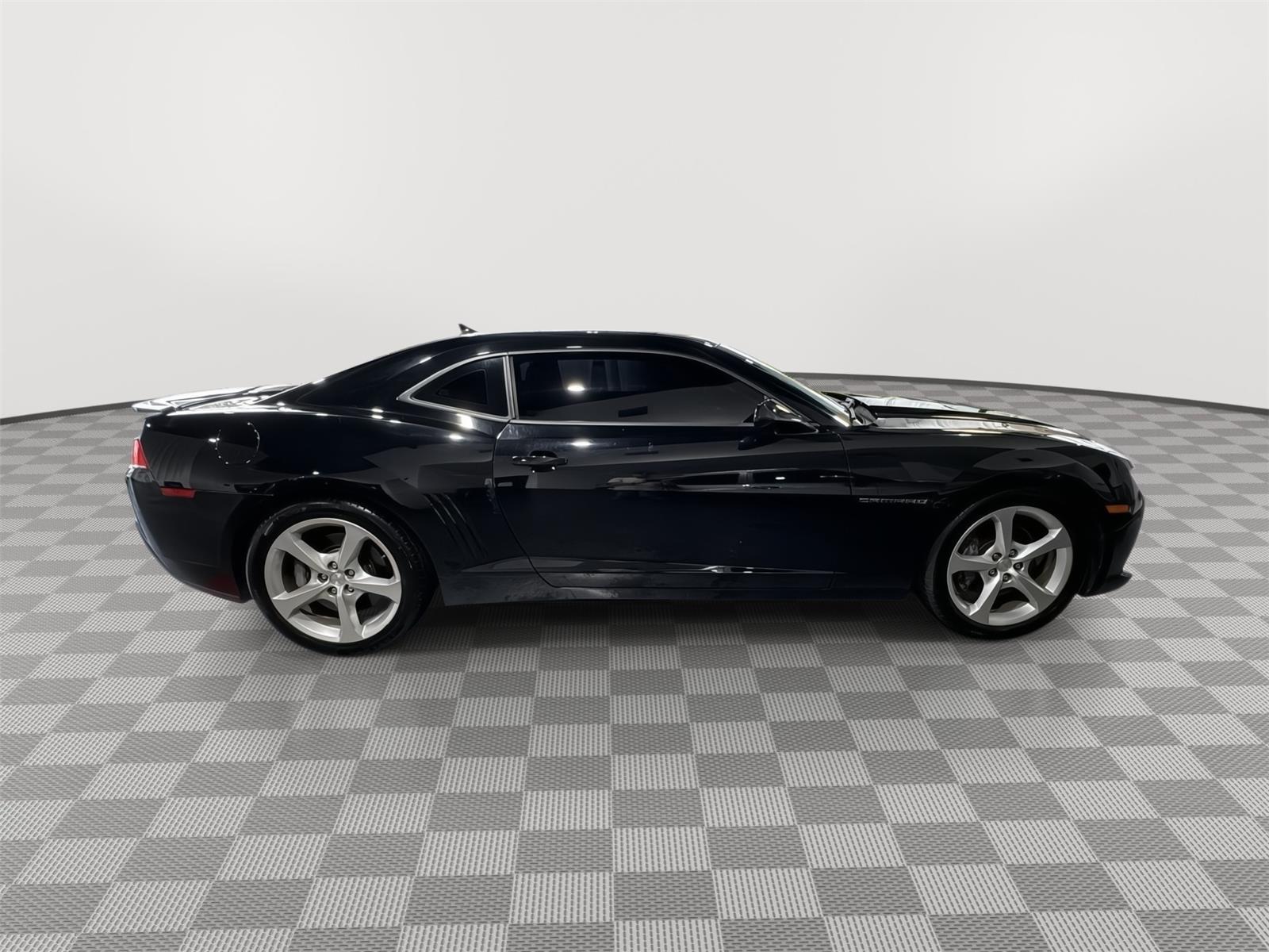 Vehicle photo 6