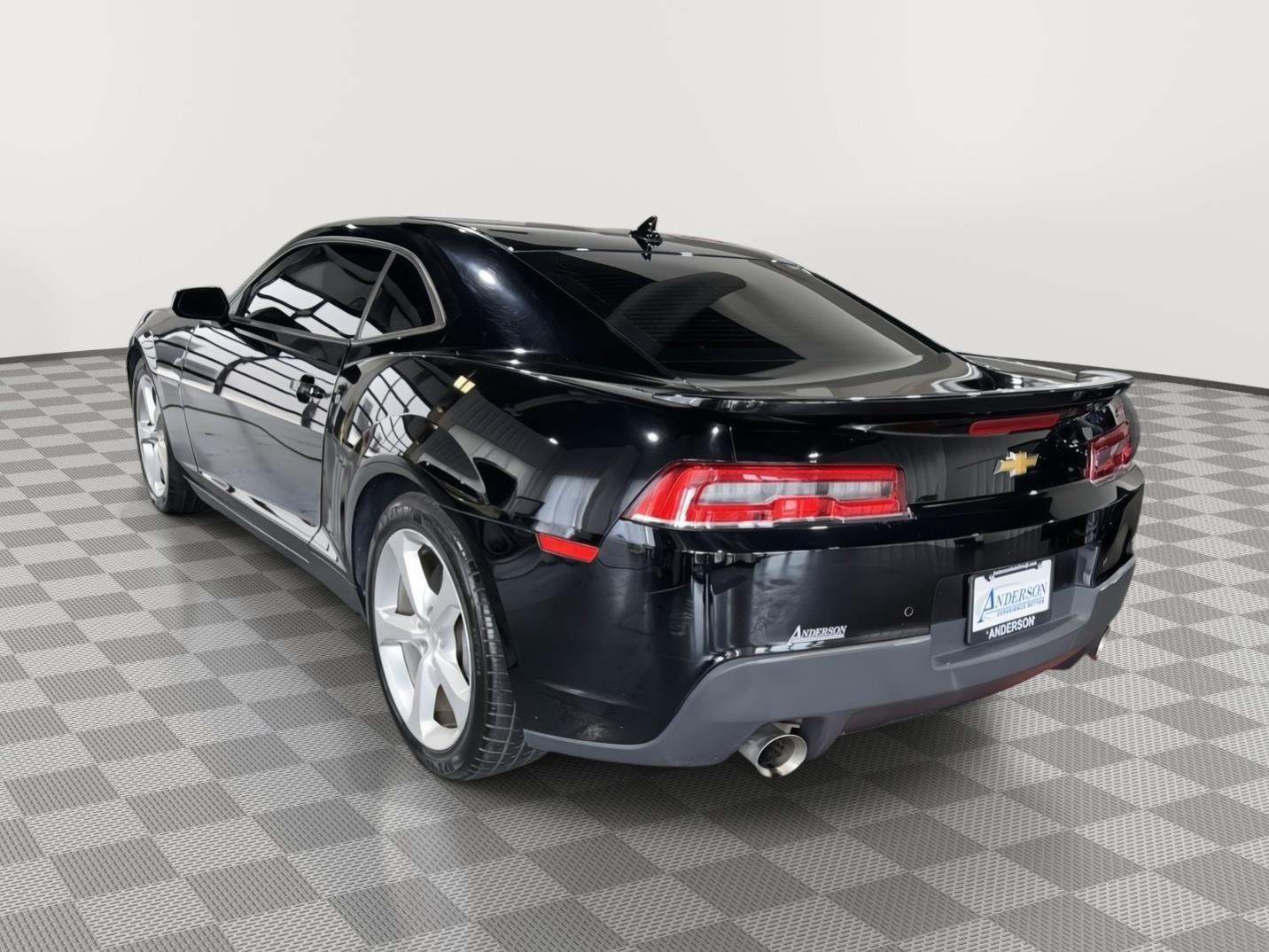 Vehicle photo 9