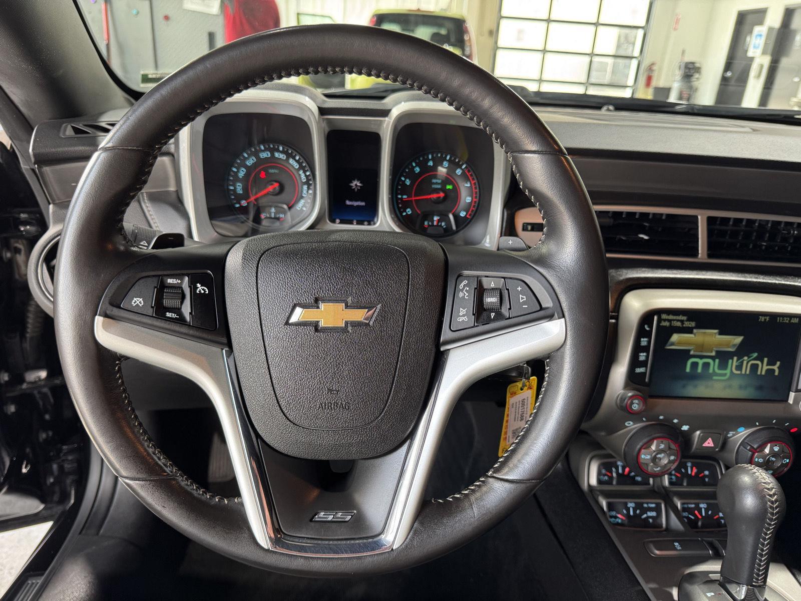 Vehicle photo 12