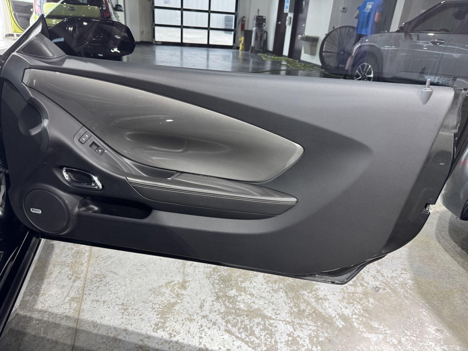 Vehicle photo 21