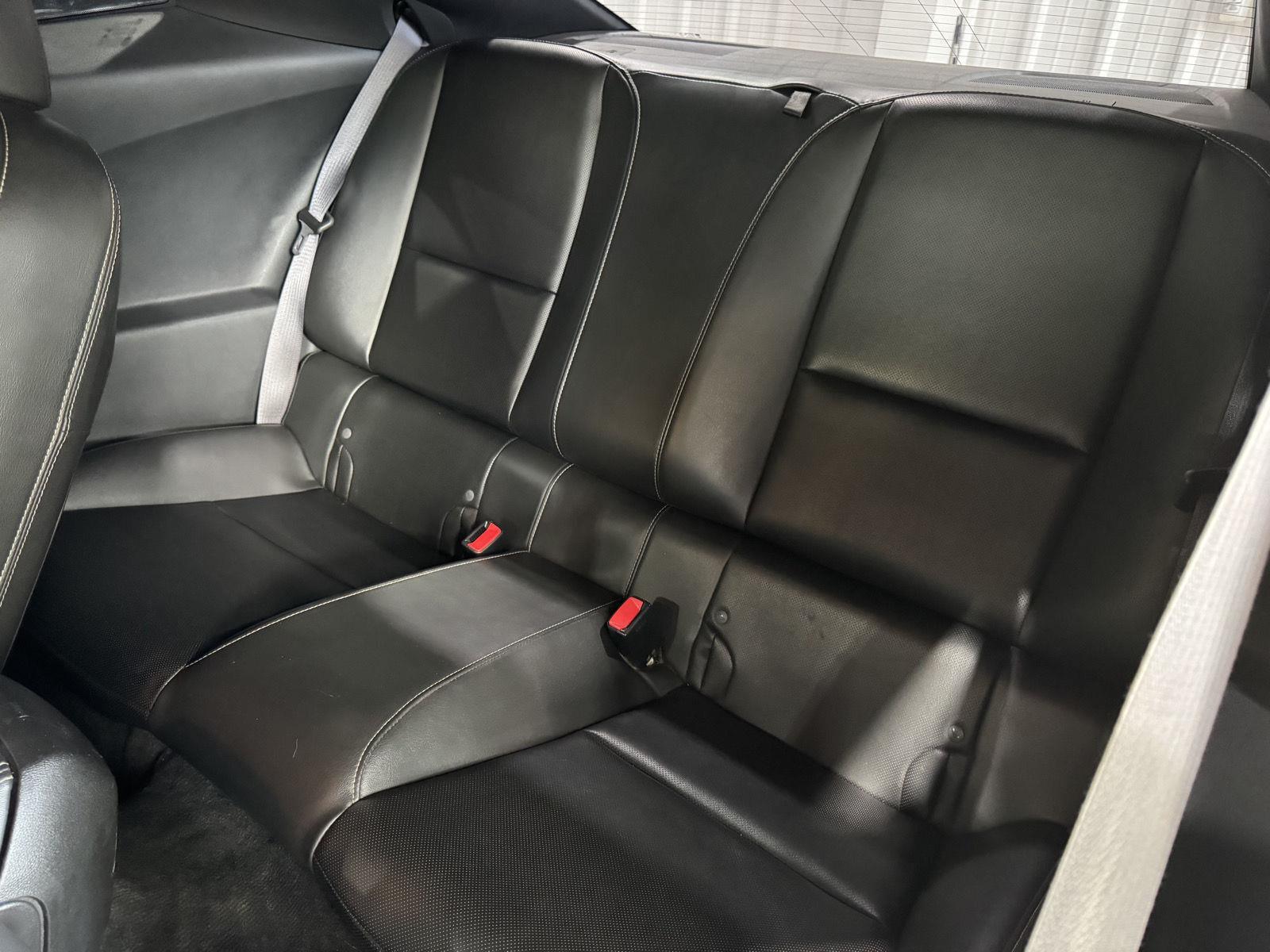 Vehicle photo 24