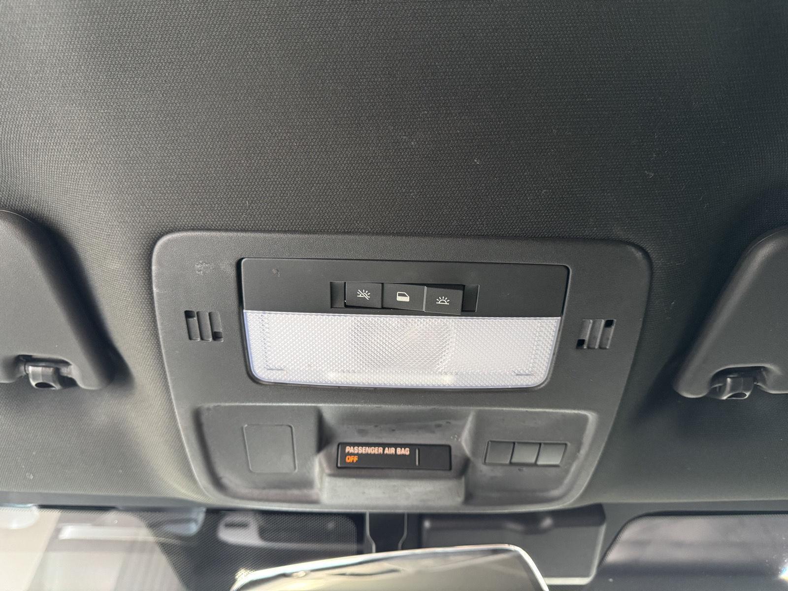 Vehicle photo 25