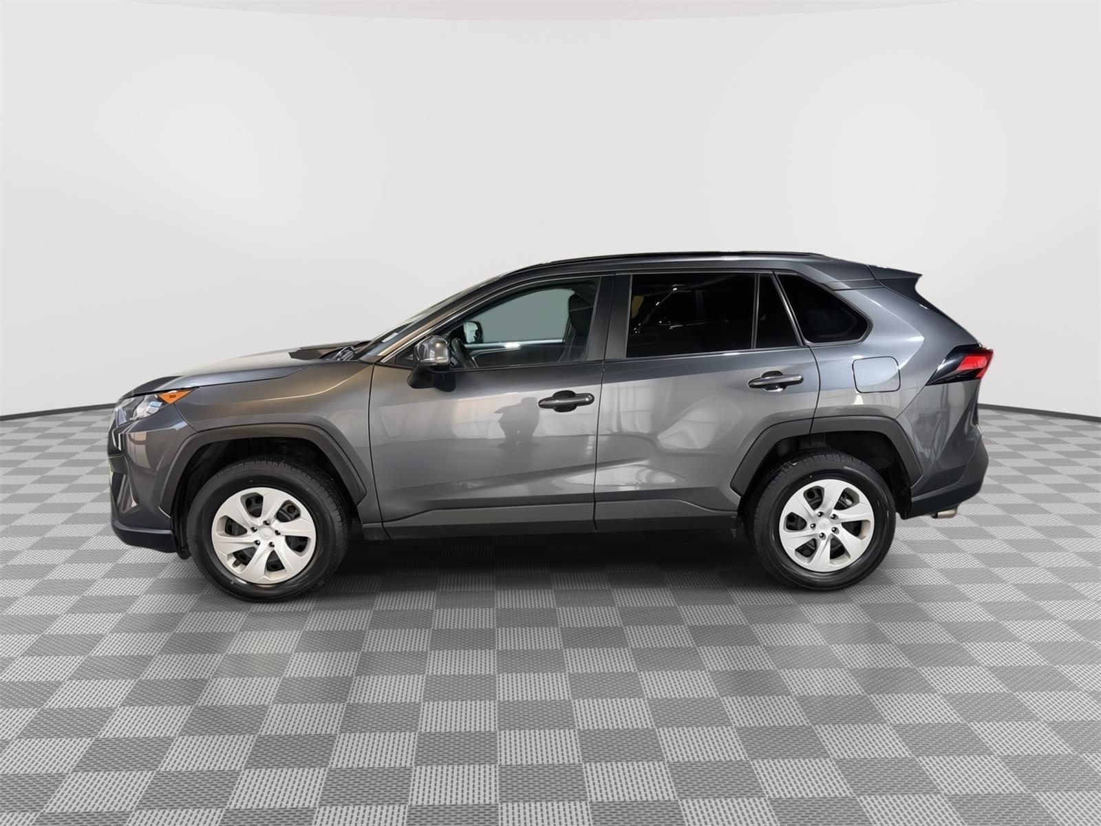 Used 2021 Toyota RAV4 LE with VIN 2T3G1RFV9MC194520 for sale in Kansas City