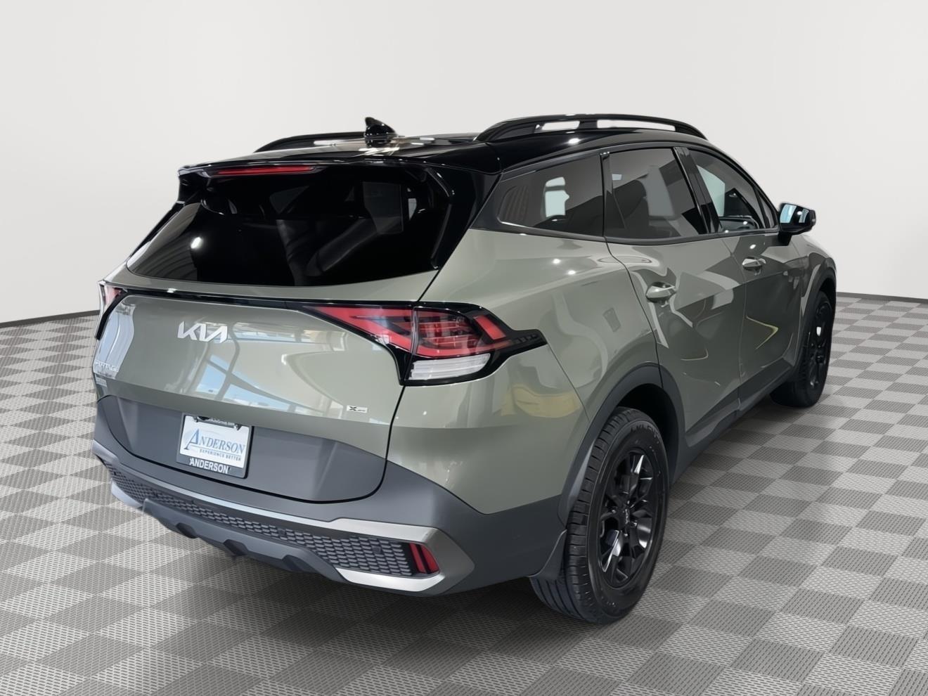 Vehicle photo 6