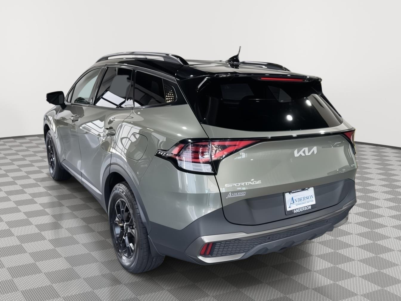 Vehicle photo 9