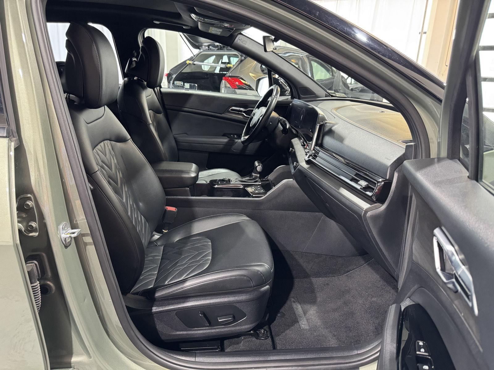 Vehicle photo 22