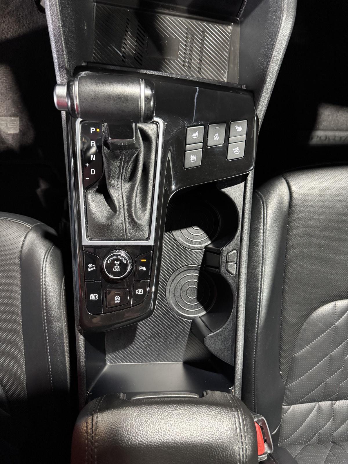 Vehicle photo 30
