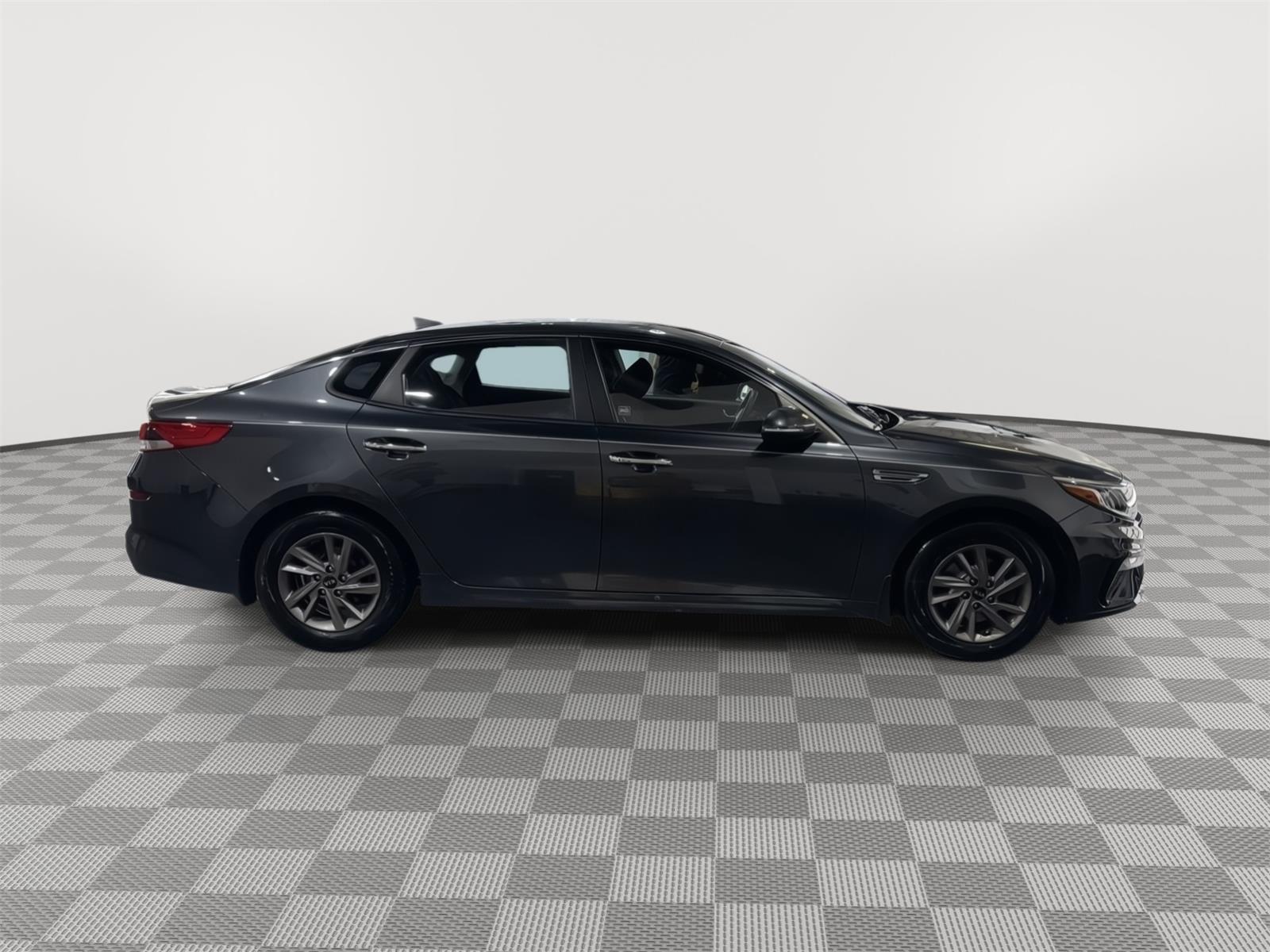 Vehicle photo 6