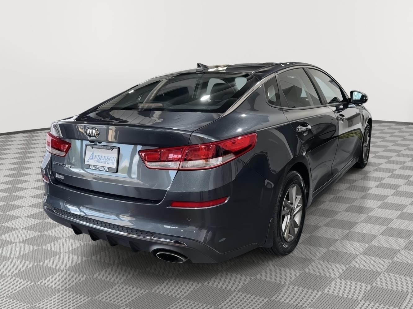 Vehicle photo 7