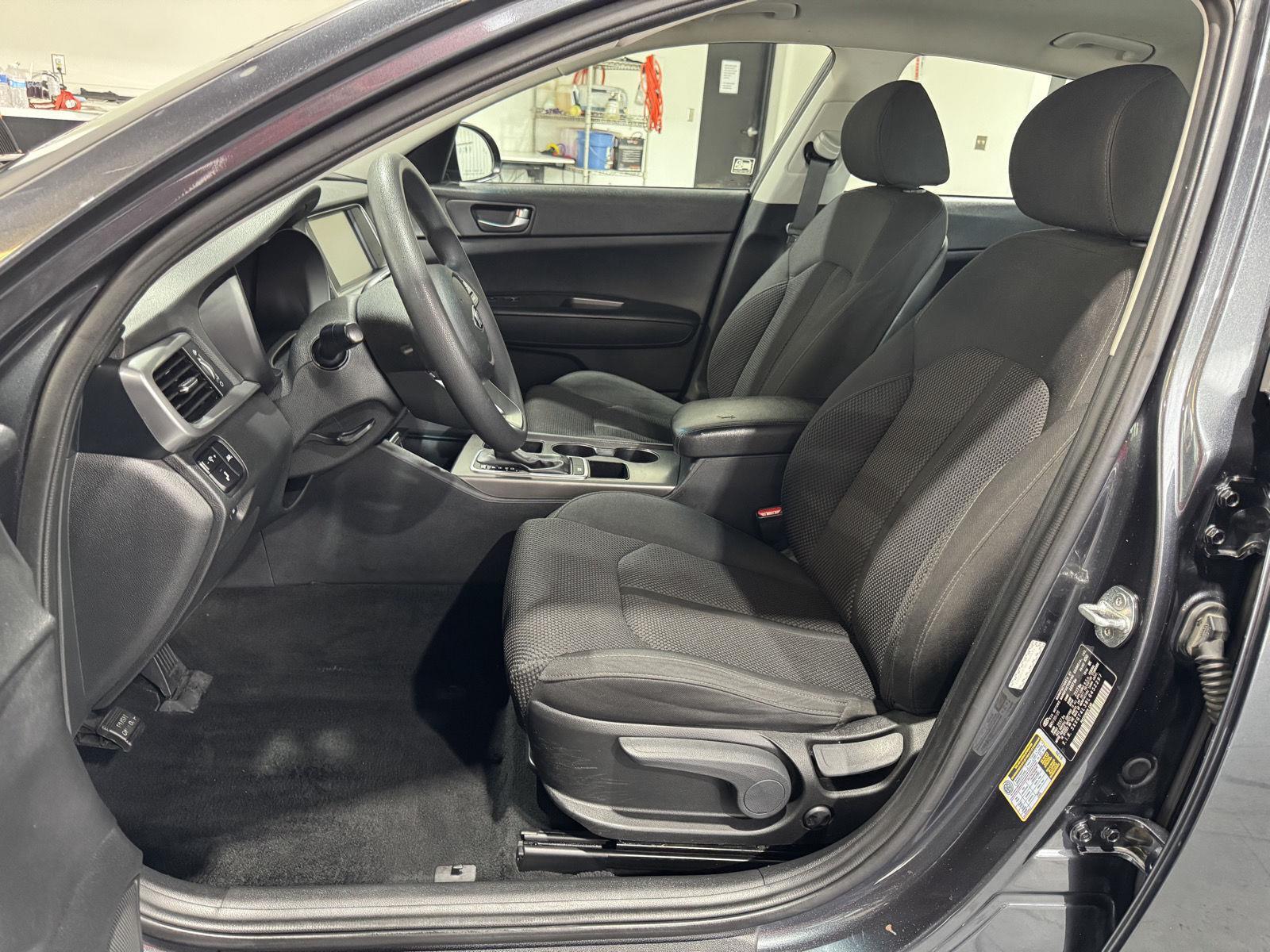 Vehicle photo 18