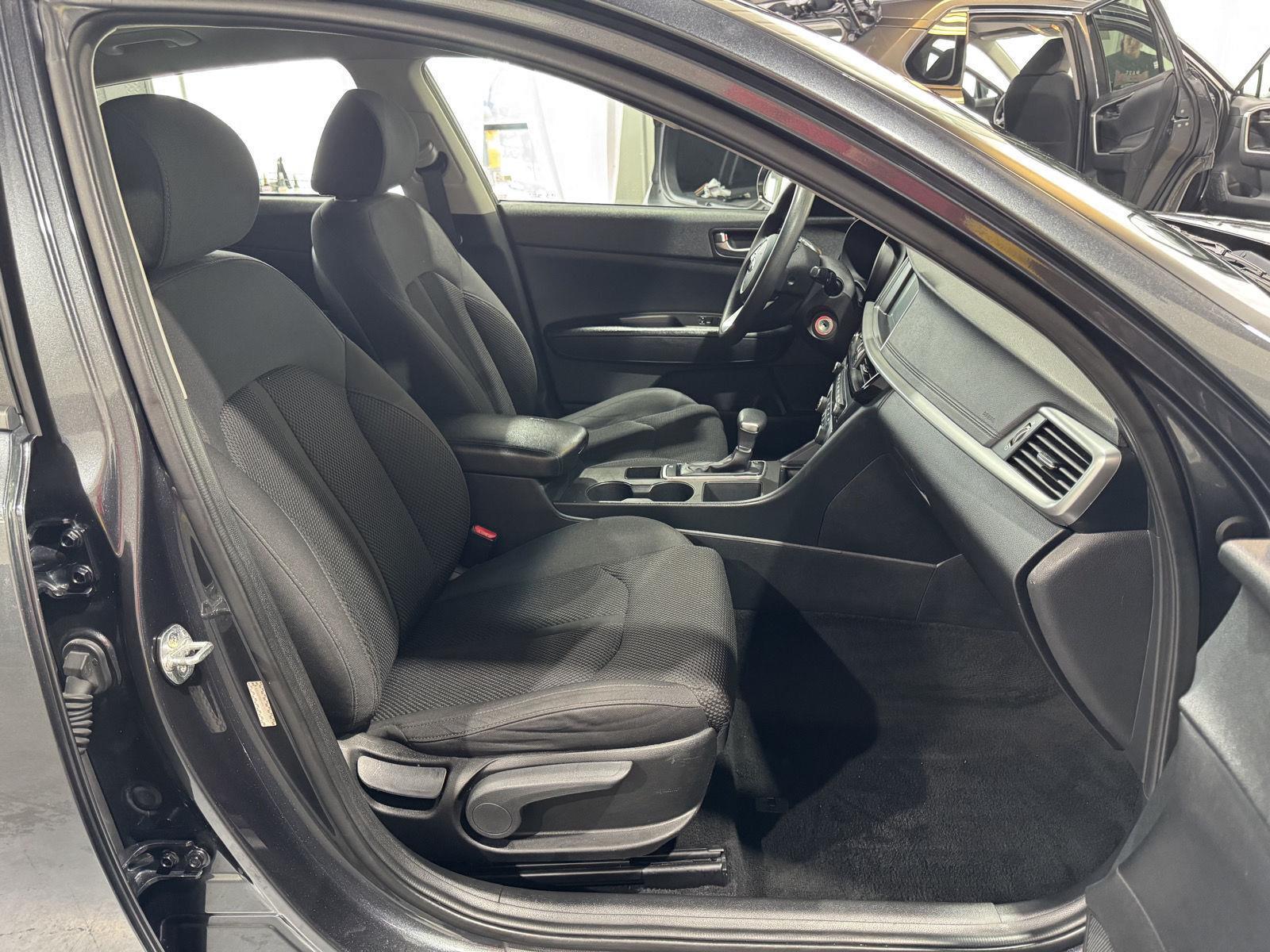 Vehicle photo 22