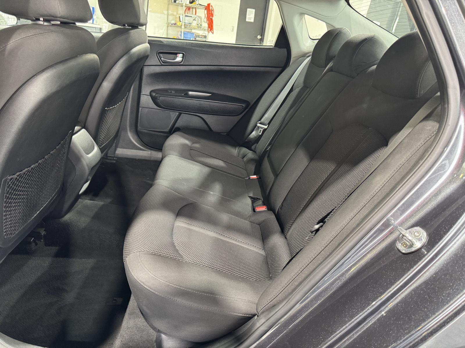 Vehicle photo 26