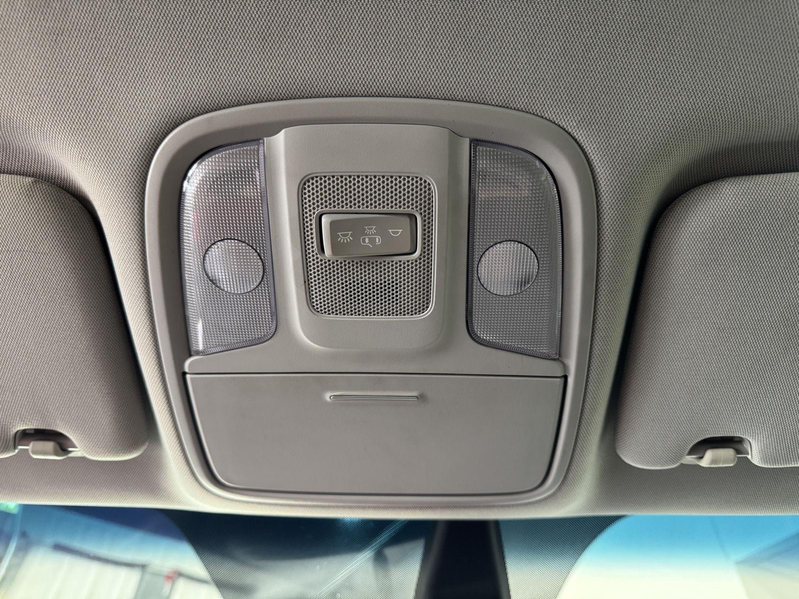 Vehicle photo 27