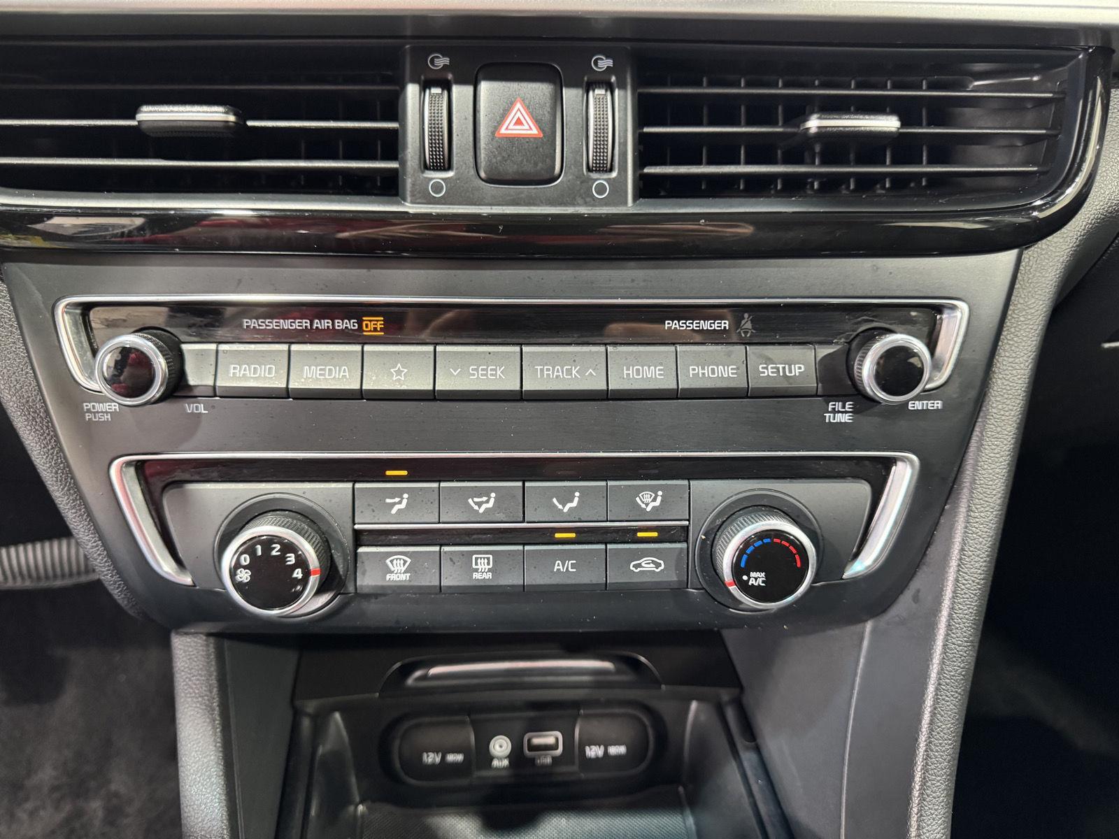 Vehicle photo 30