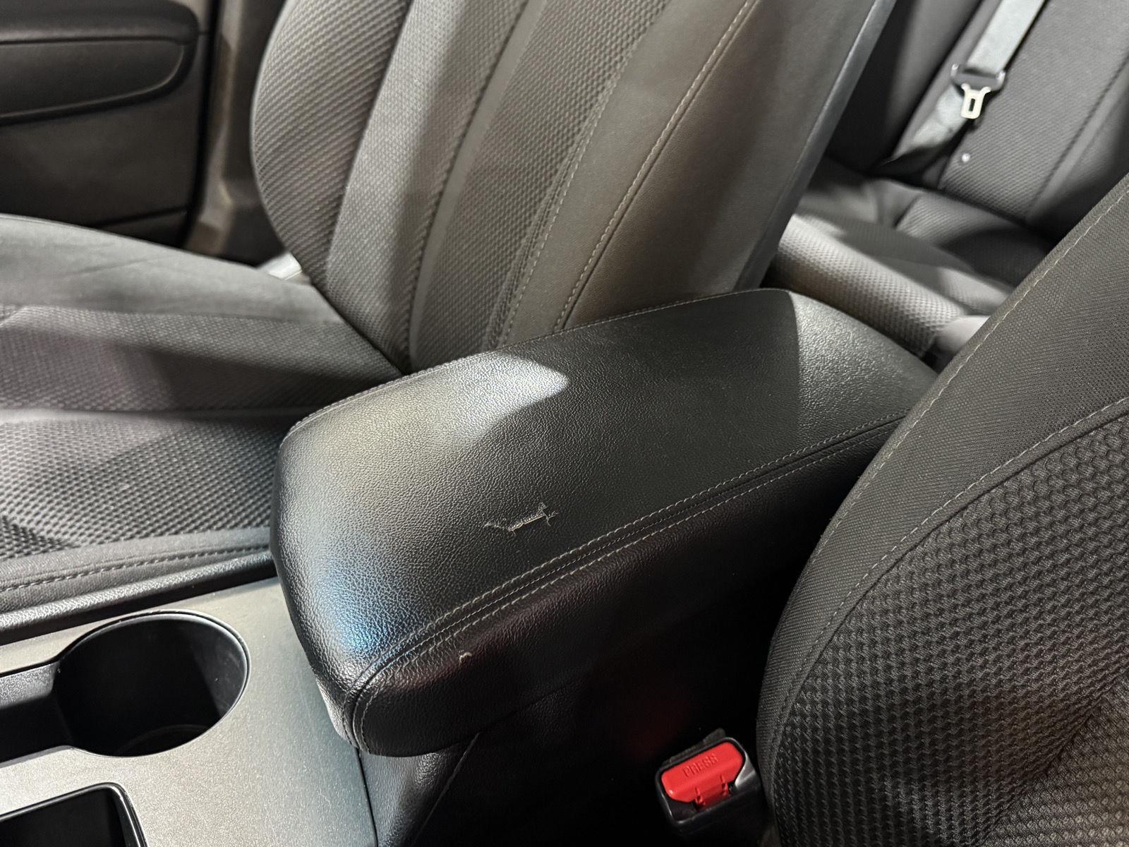 Vehicle photo 31