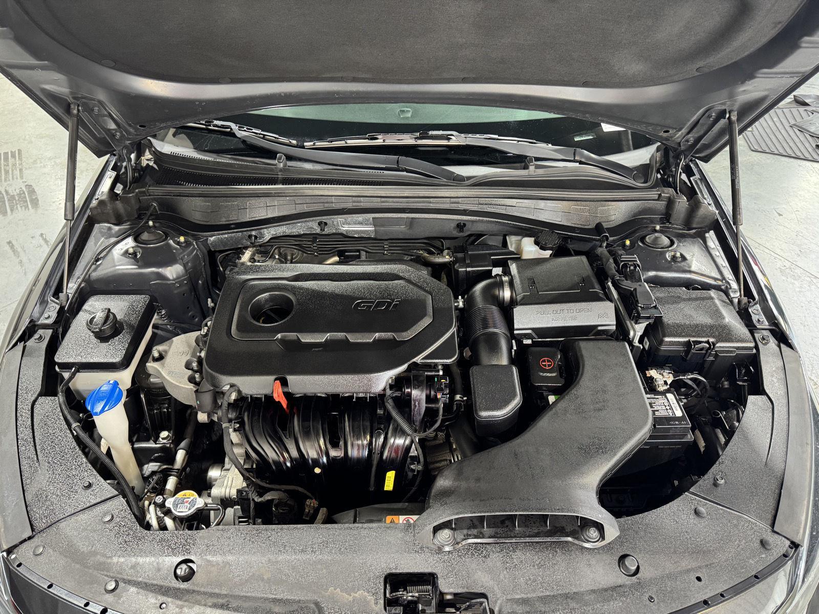 Vehicle photo 35