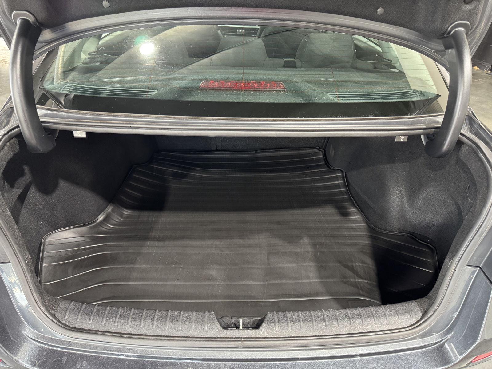 Vehicle photo 36