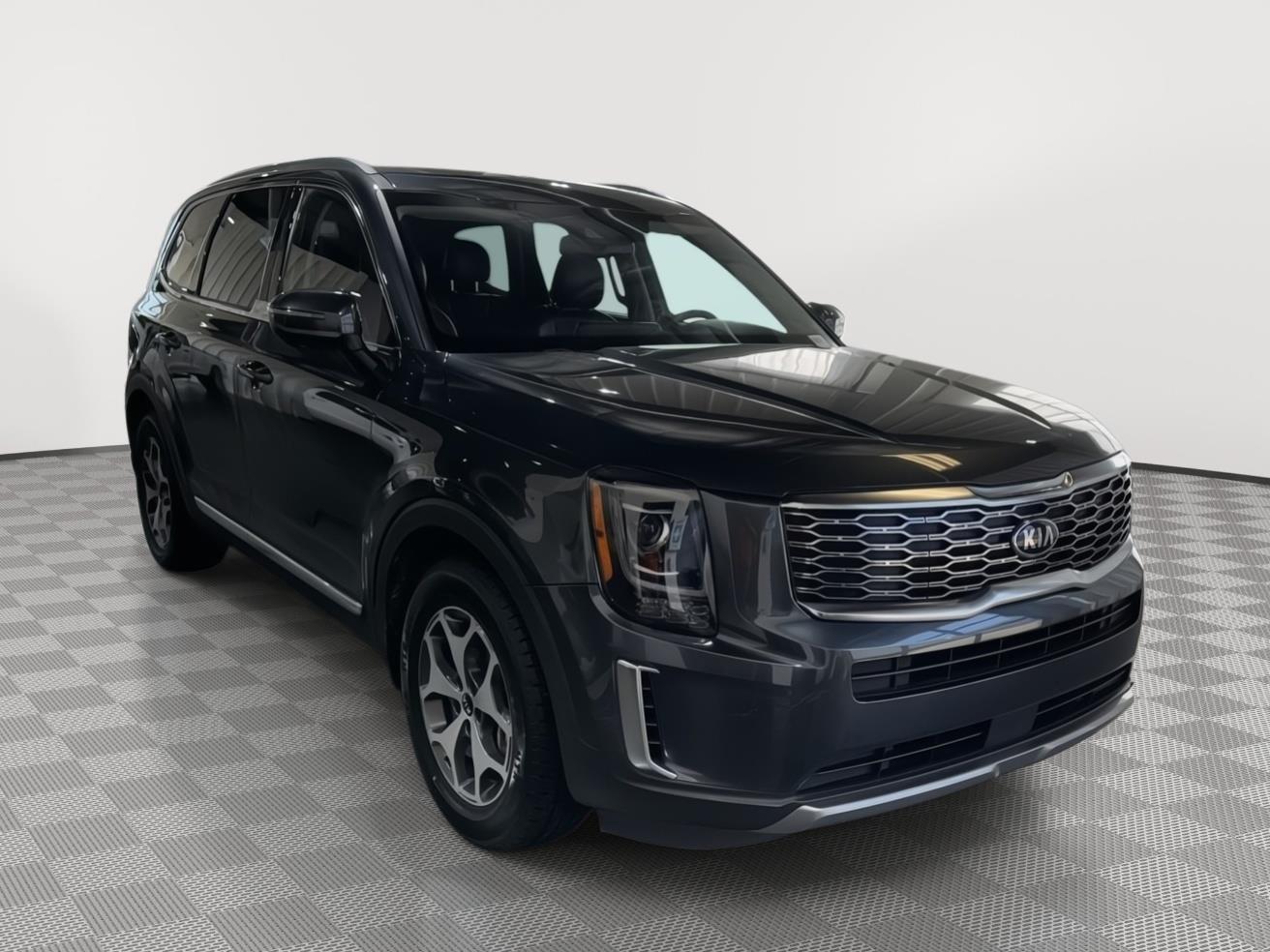 Vehicle photo 5