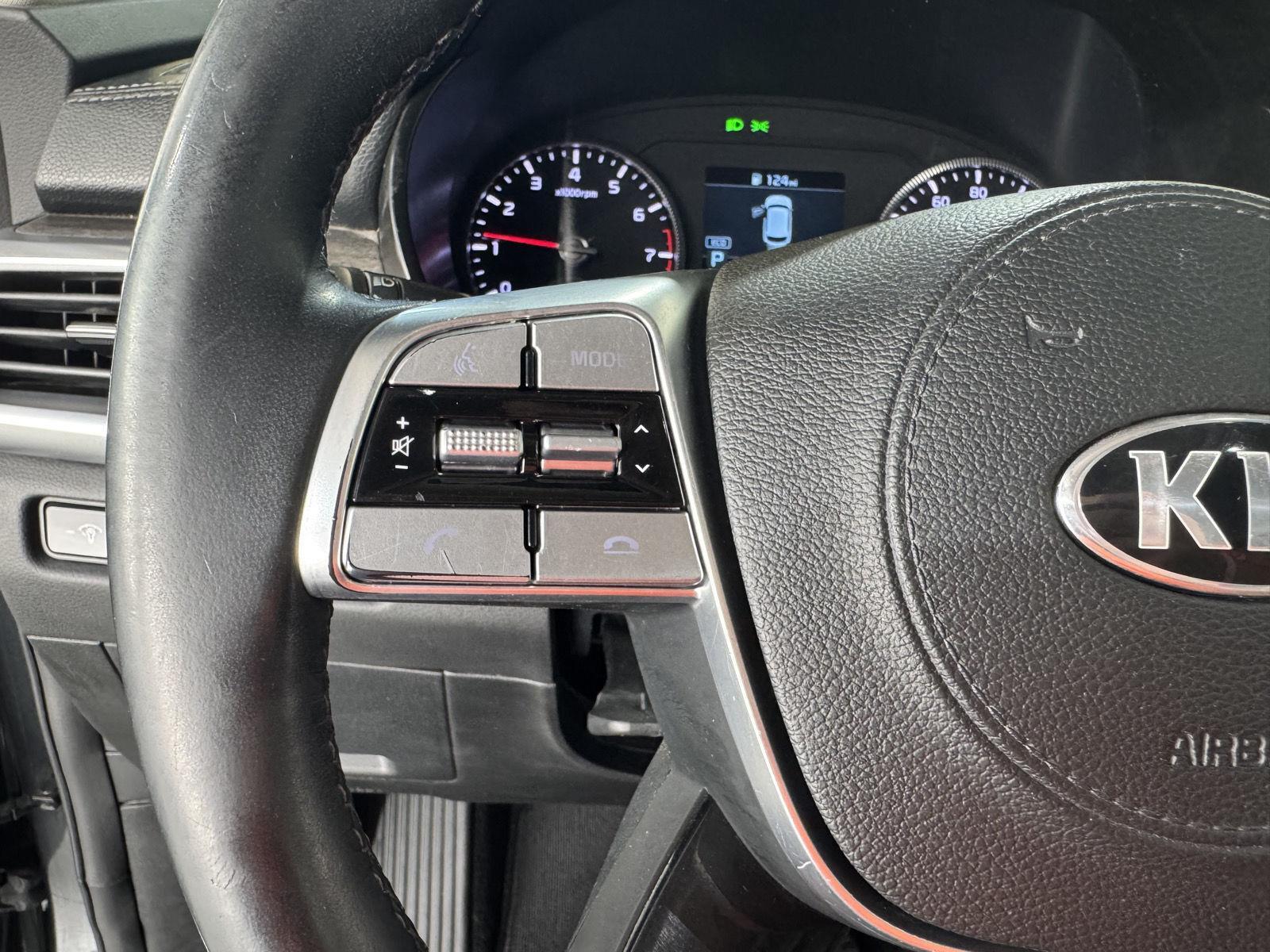 Vehicle photo 14