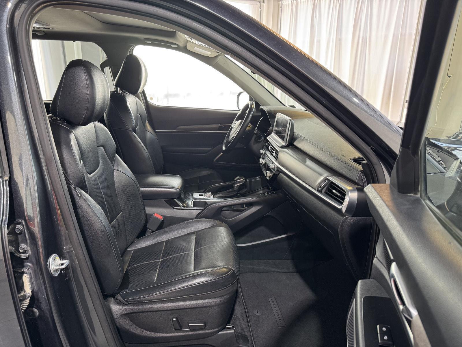 Vehicle photo 21