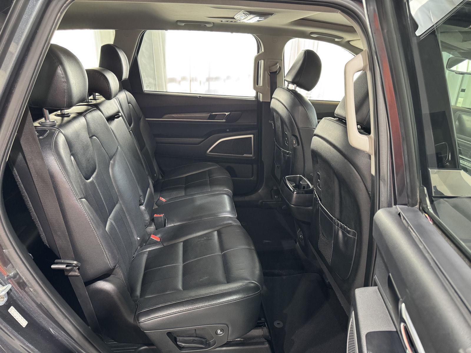 Vehicle photo 23