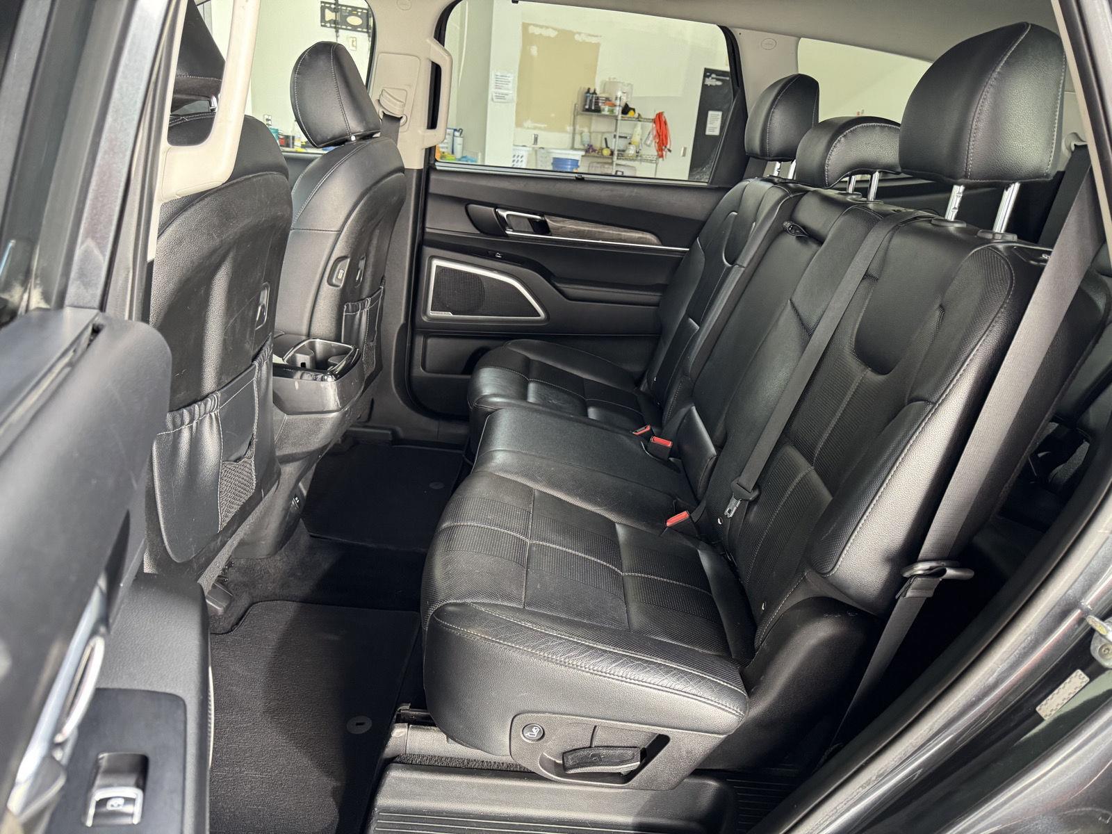 Vehicle photo 26