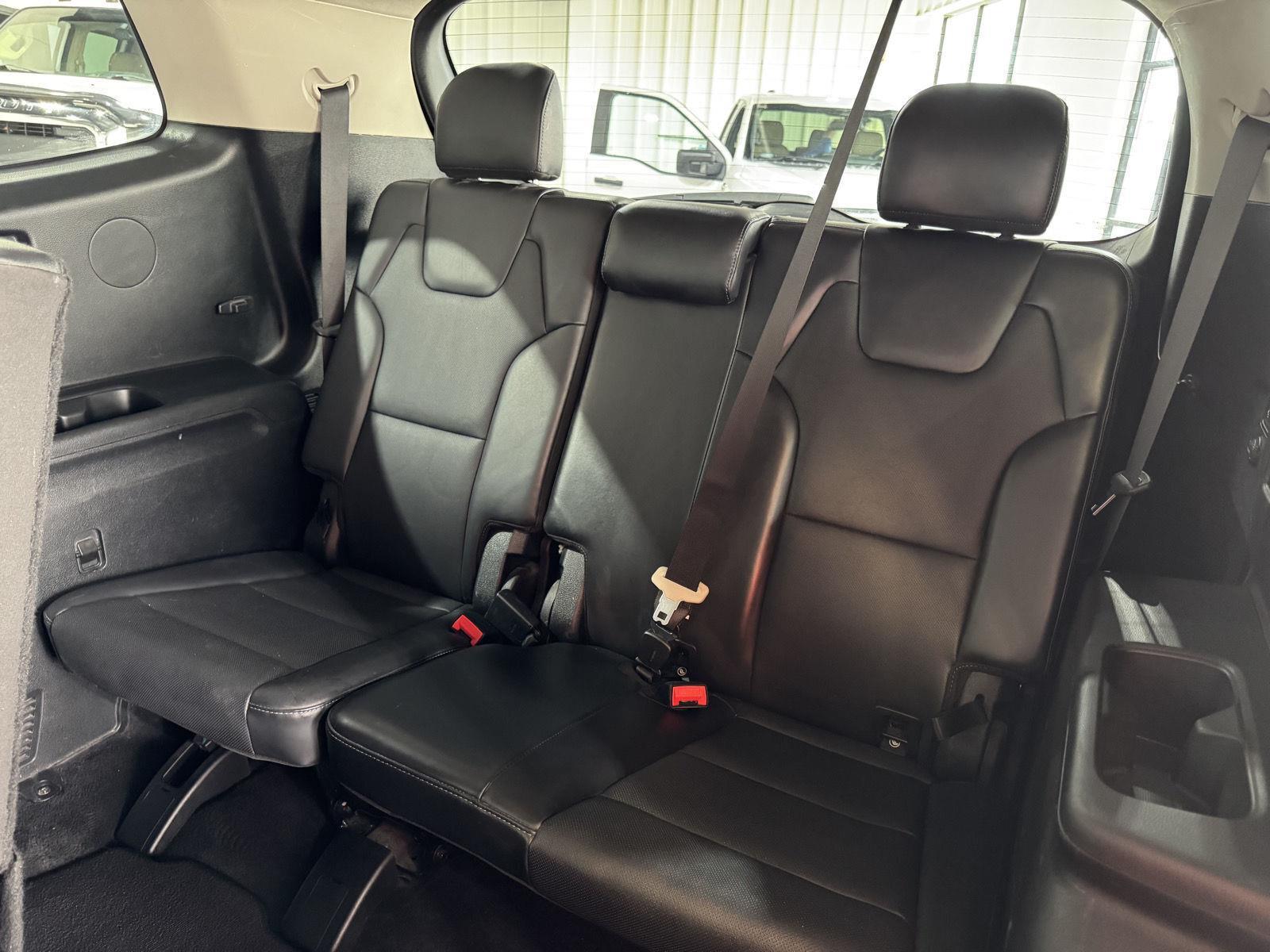 Vehicle photo 27