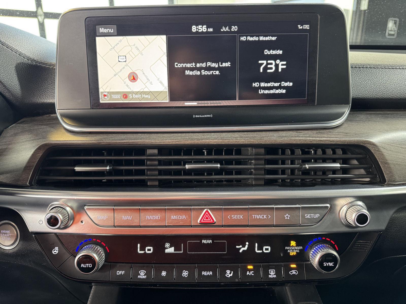 Vehicle photo 30