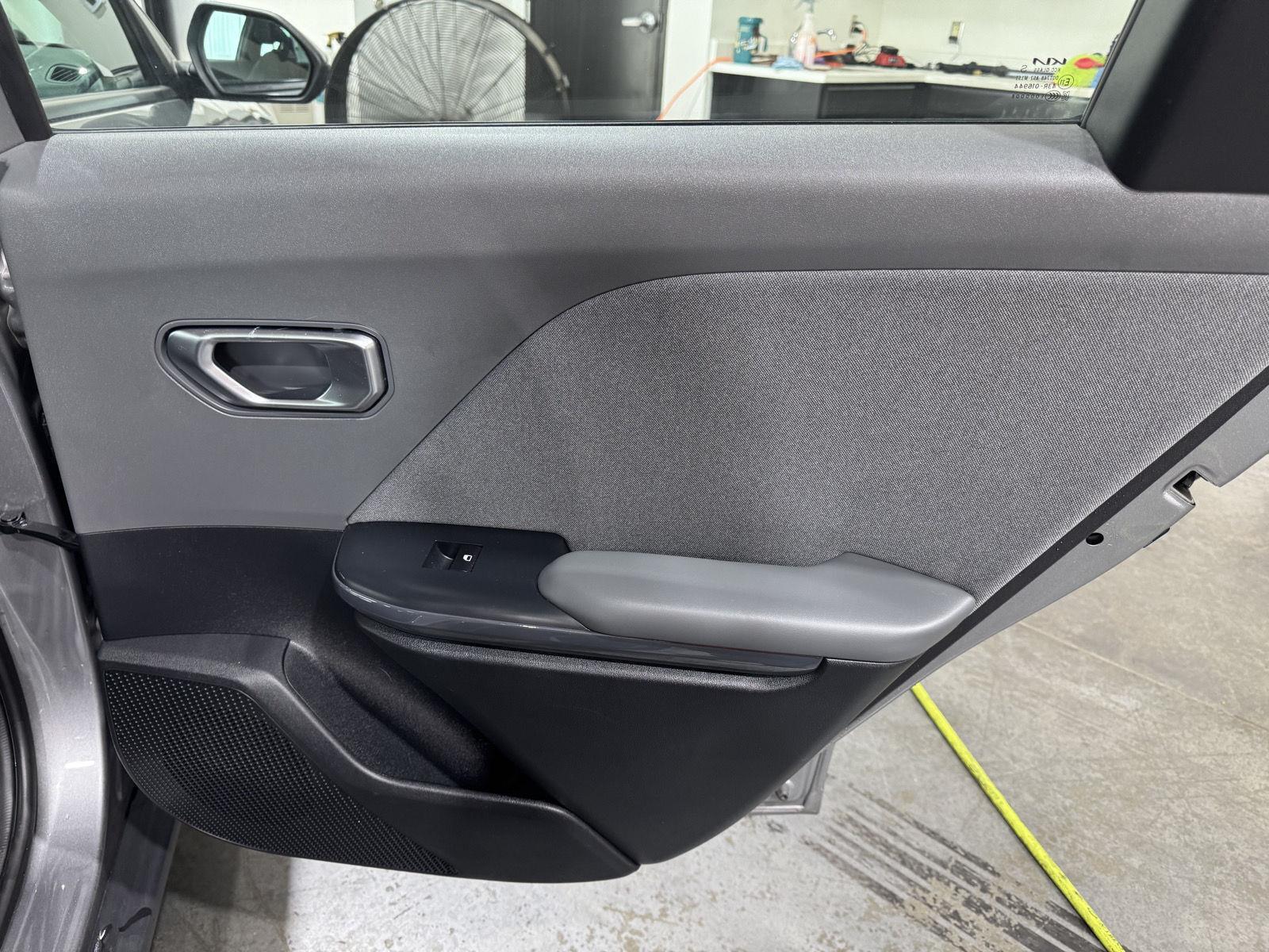Vehicle photo 22