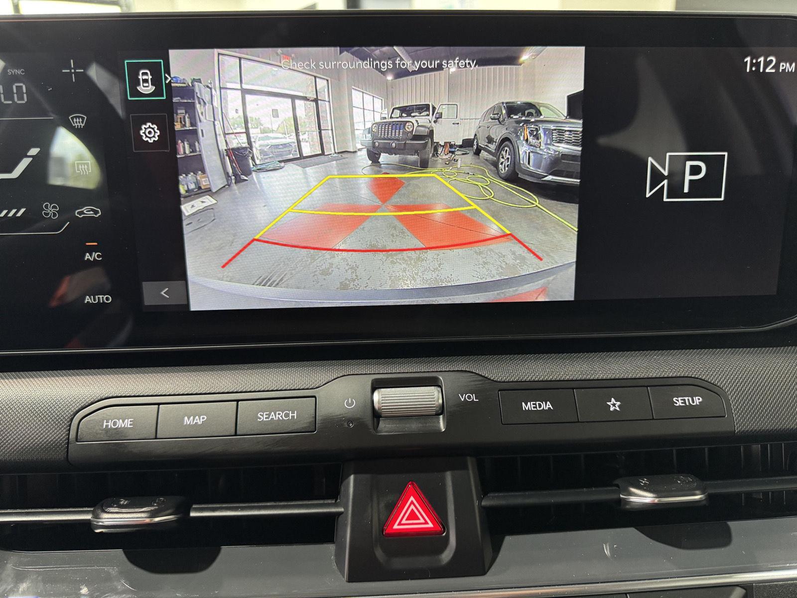 Vehicle photo 30