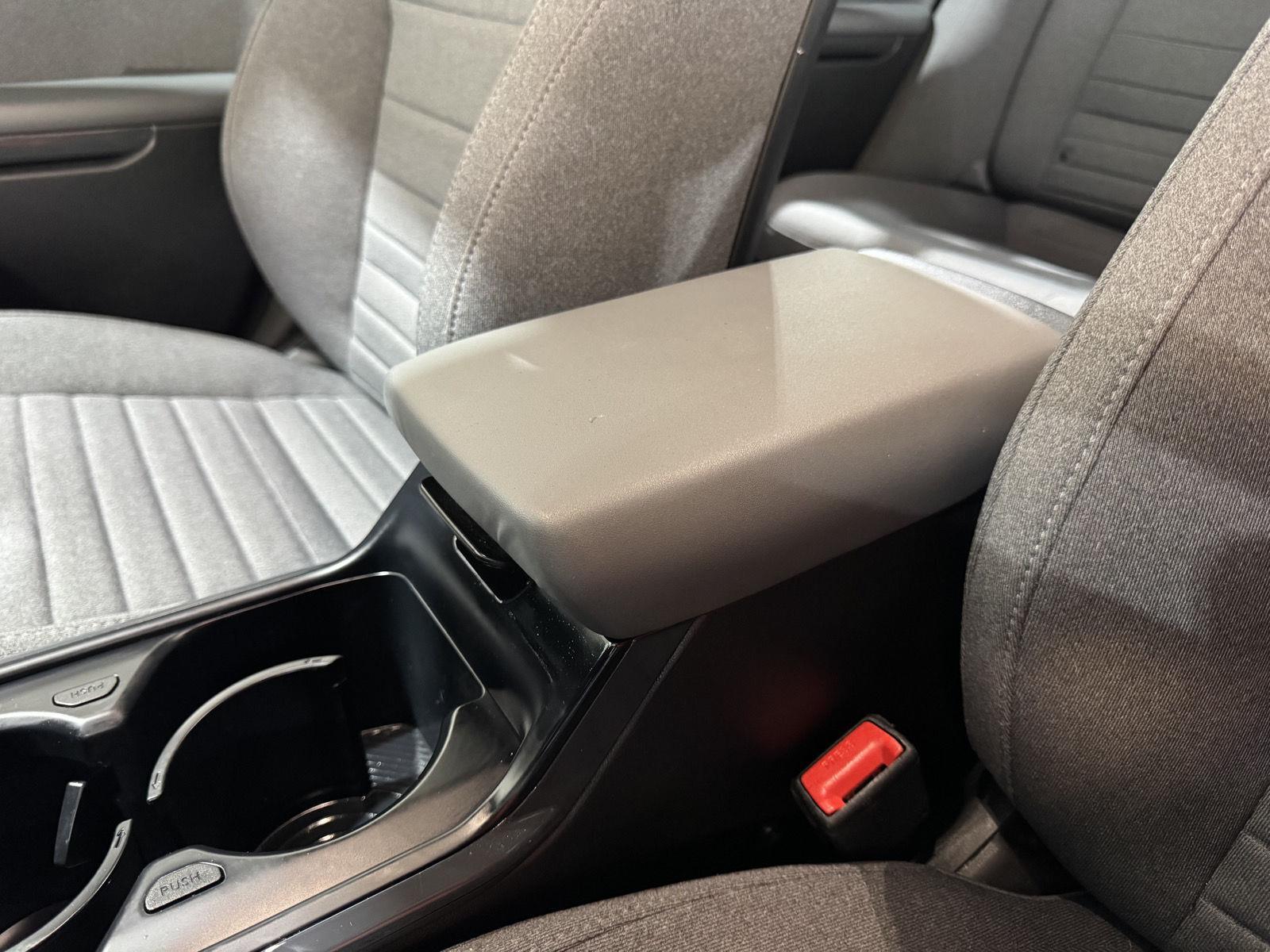 Vehicle photo 33