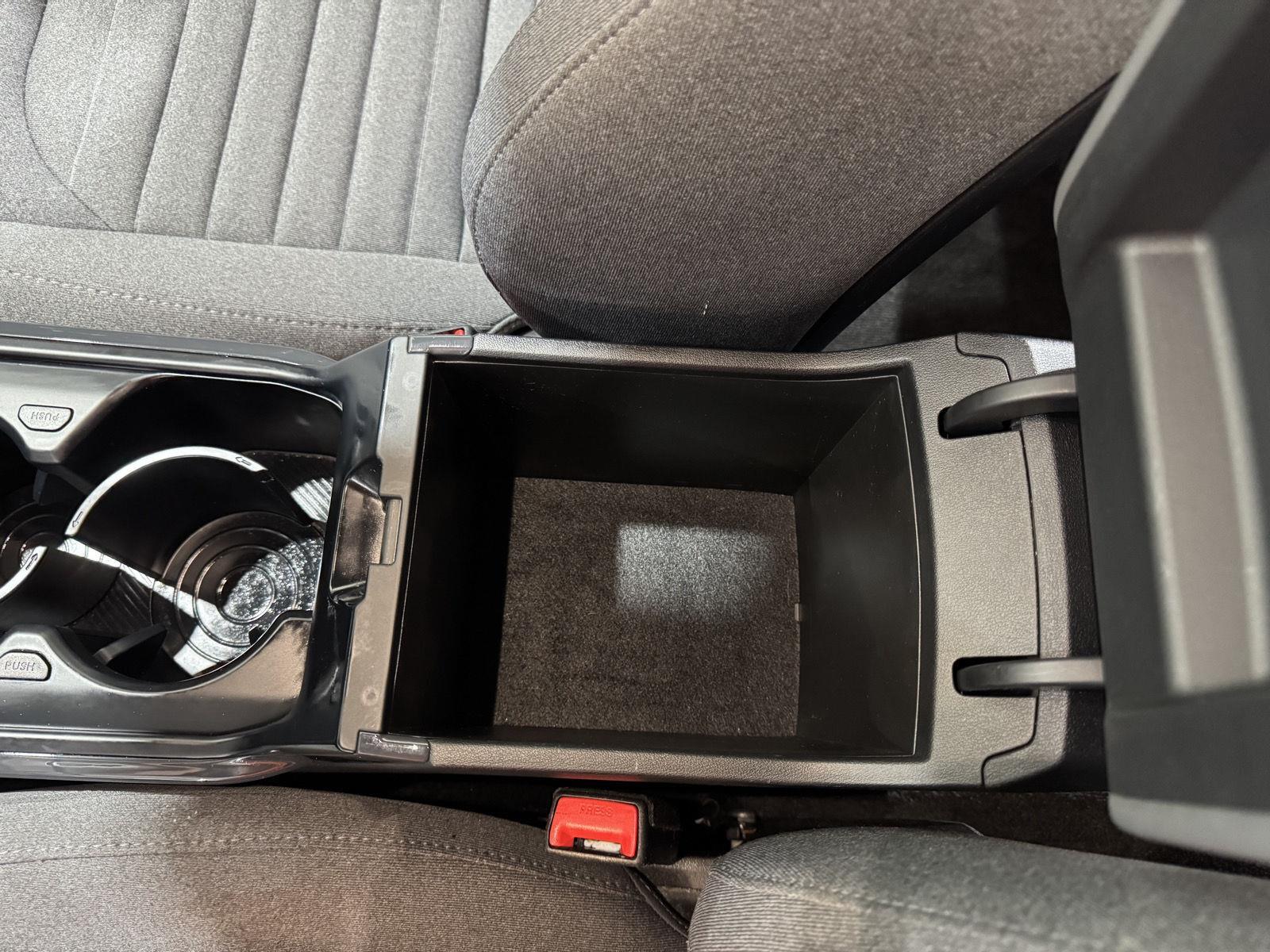 Vehicle photo 34