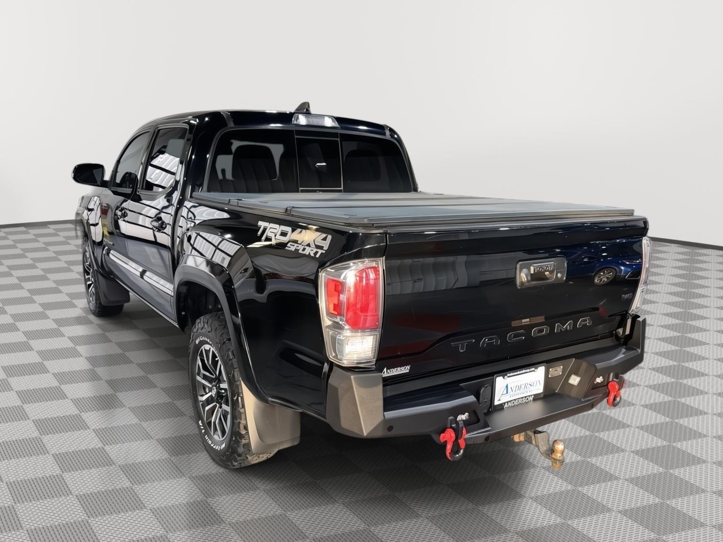 Vehicle photo 8