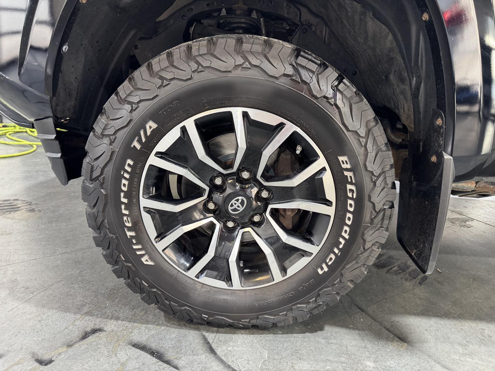 Vehicle photo 9