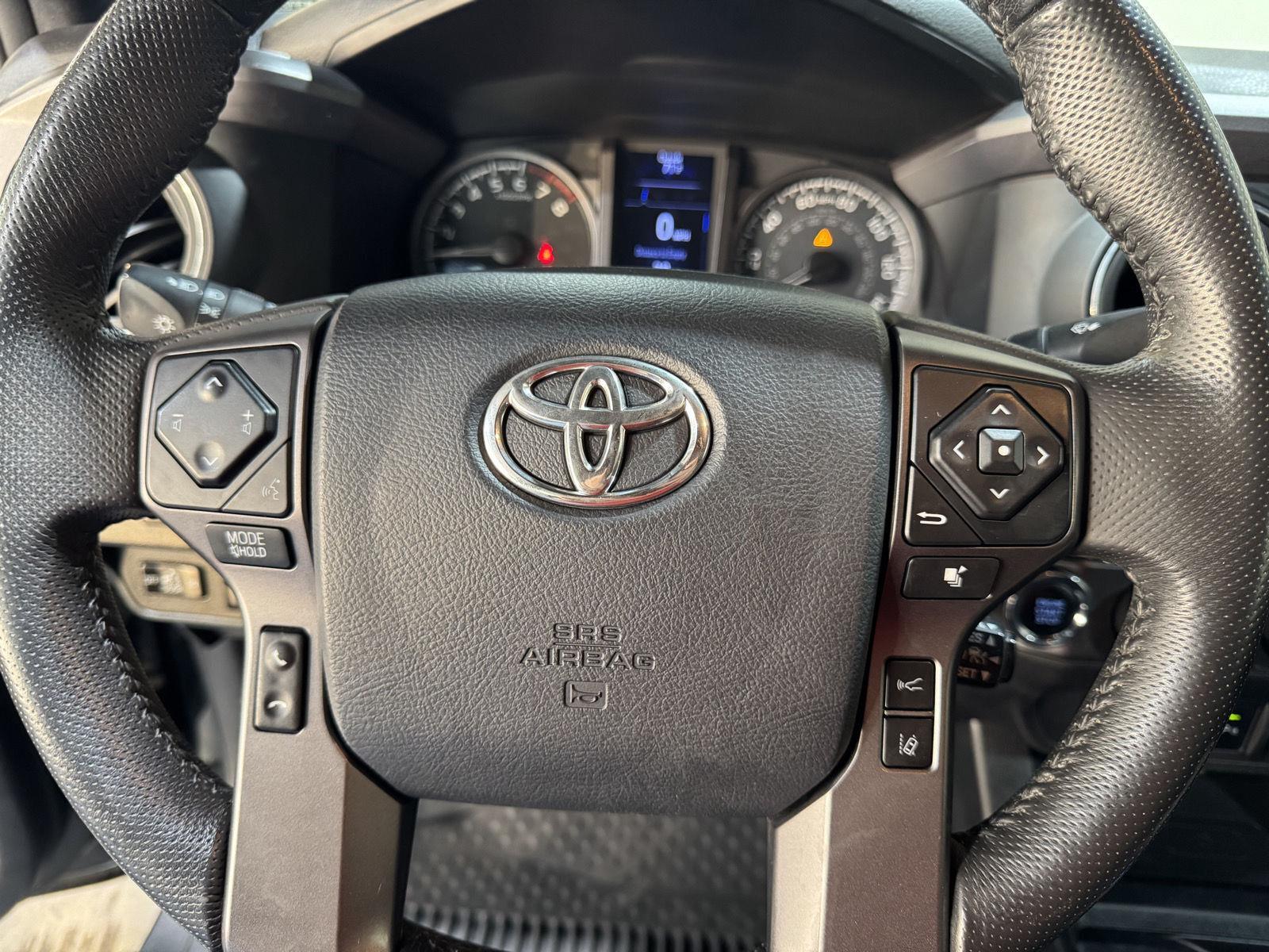 Vehicle photo 12