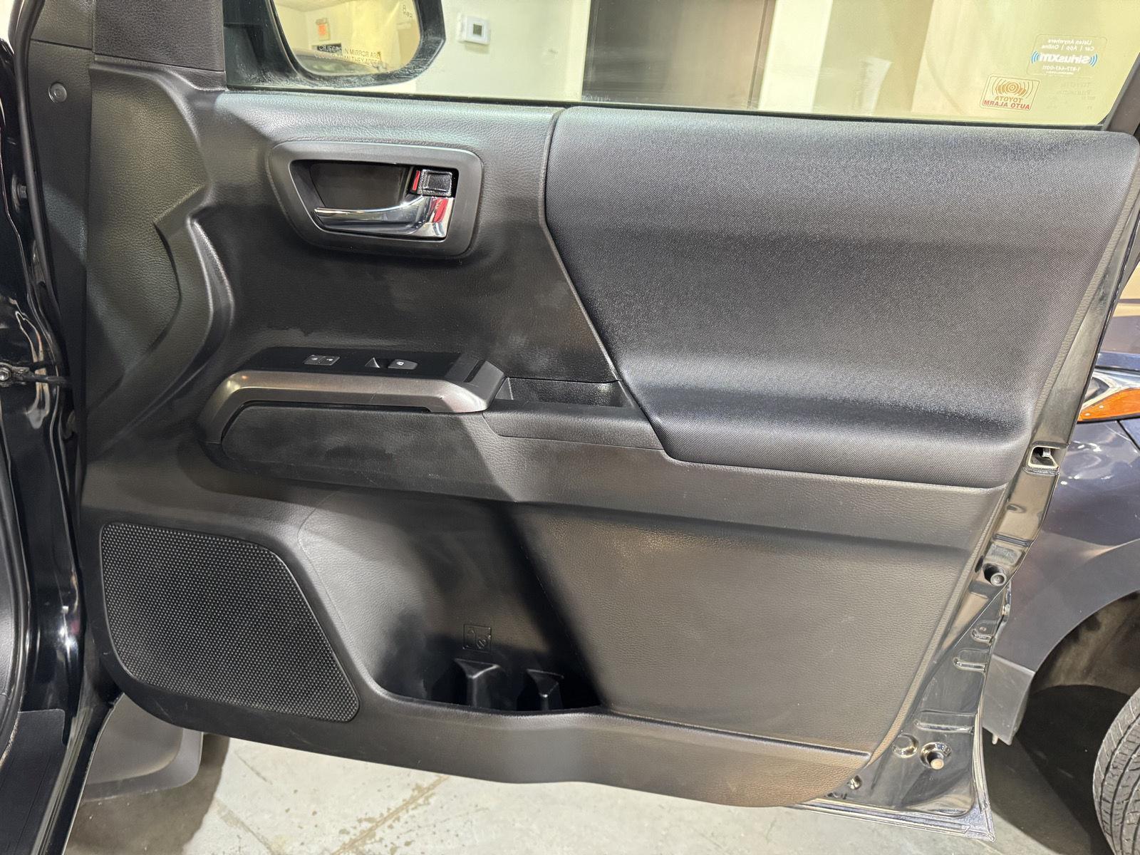 Vehicle photo 20