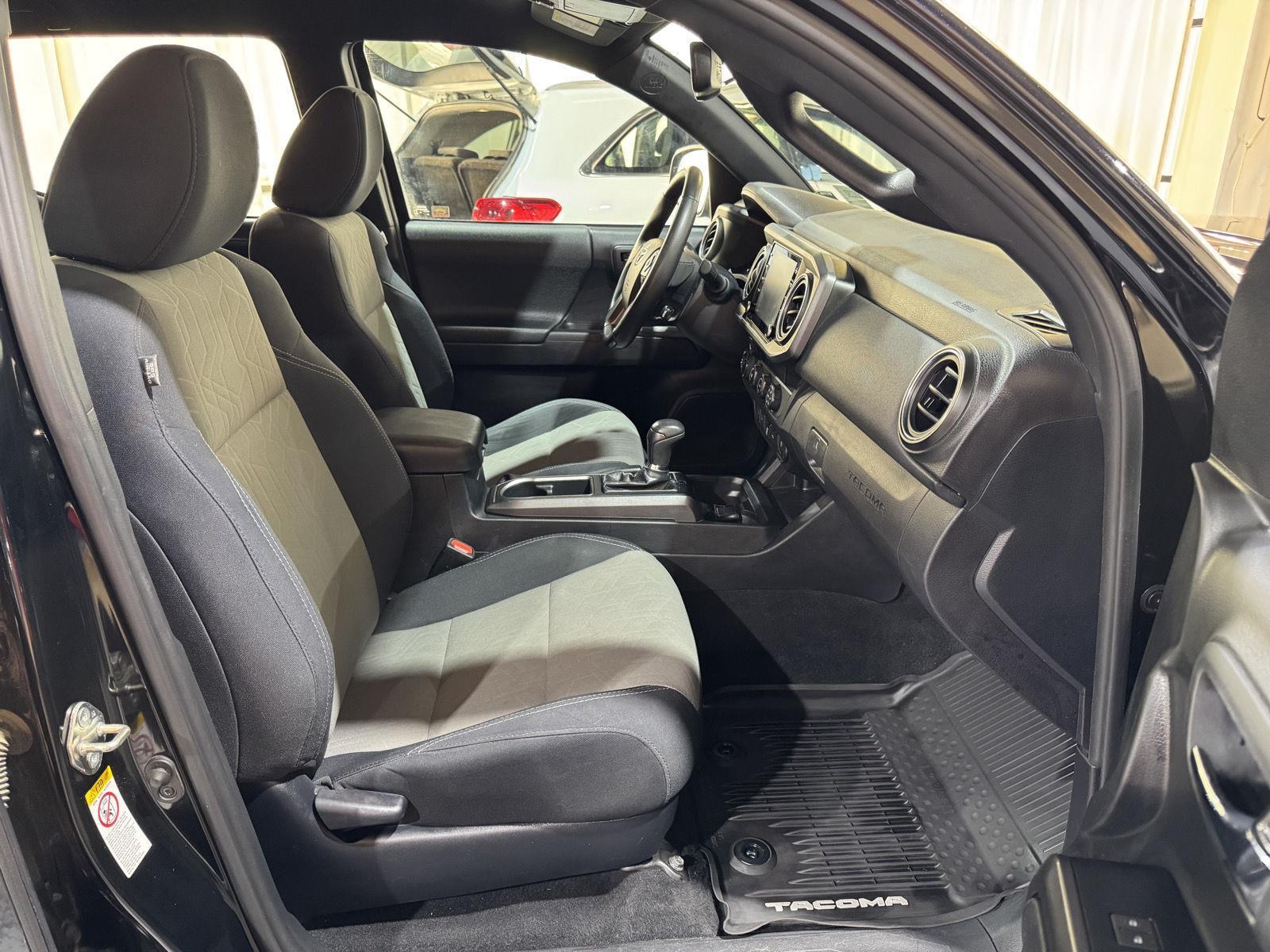 Vehicle photo 21