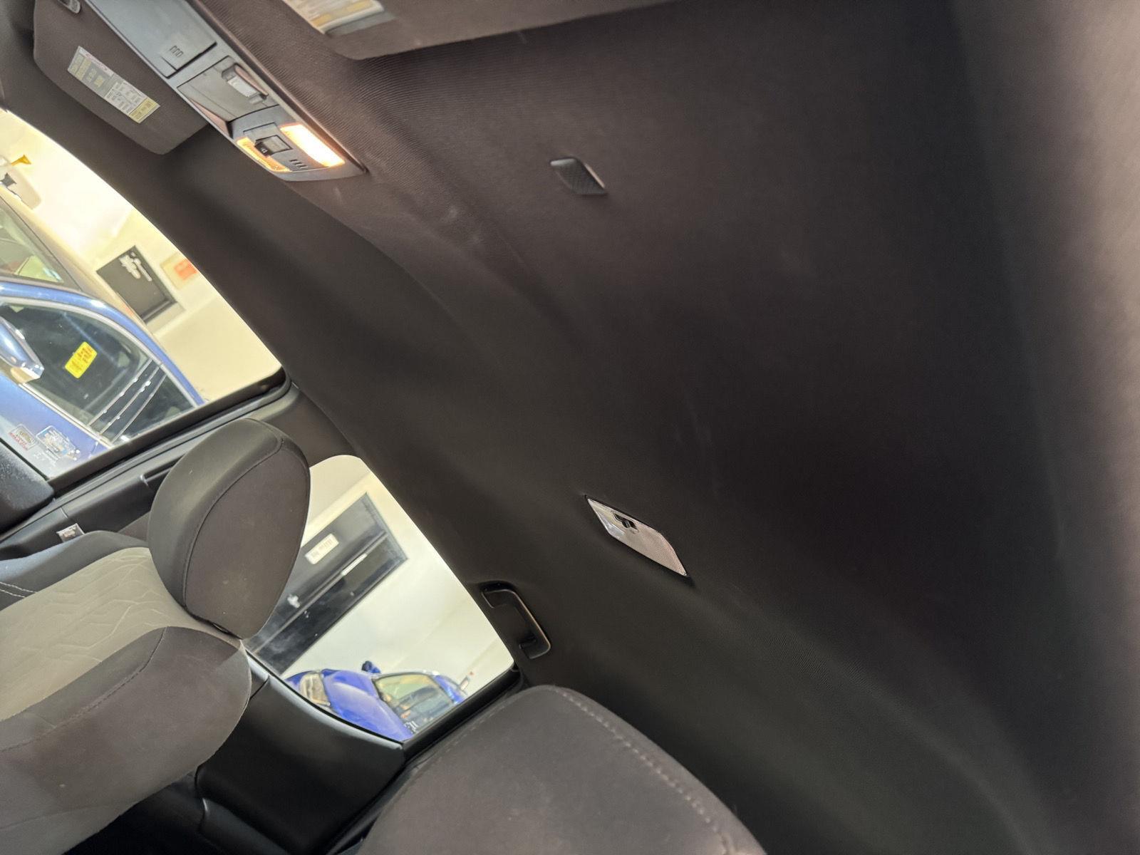 Vehicle photo 27