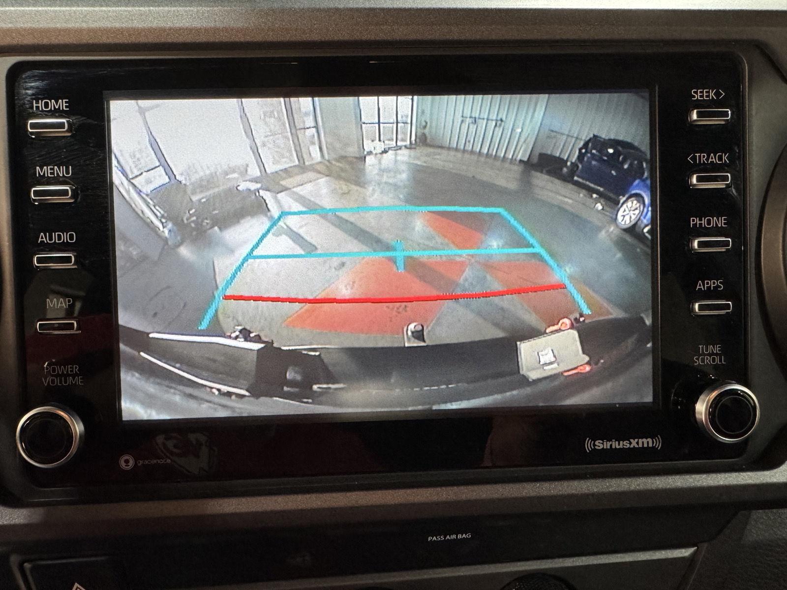 Vehicle photo 30