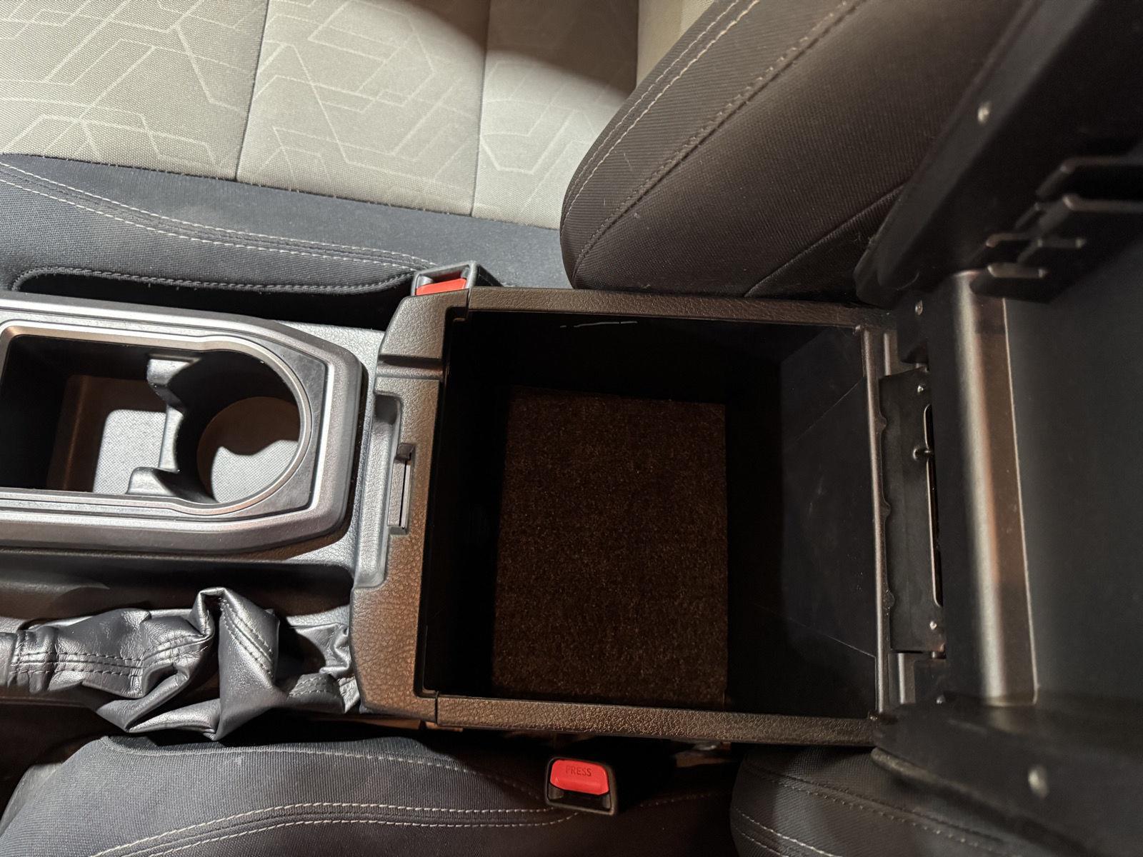 Vehicle photo 32