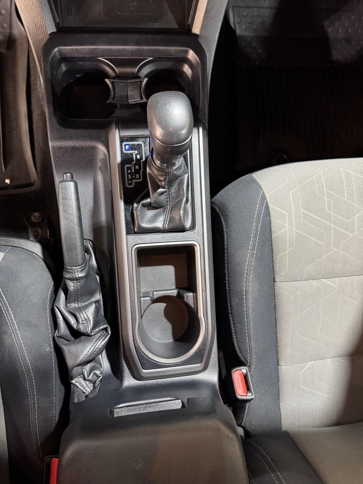 Vehicle photo 33